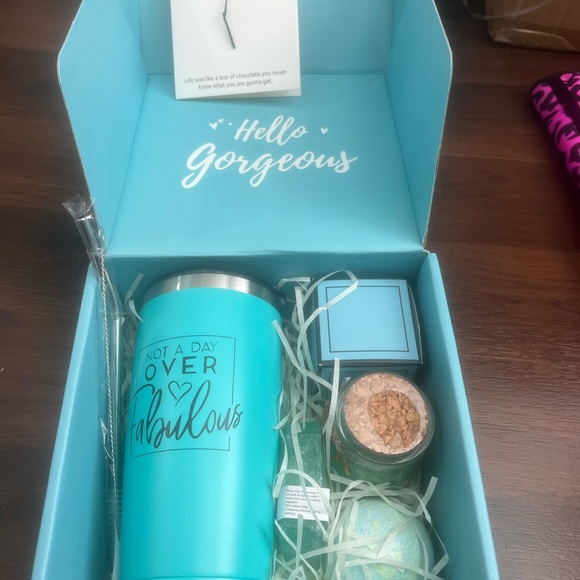Turquoise Gift Box Set - Picture 1 of 8
